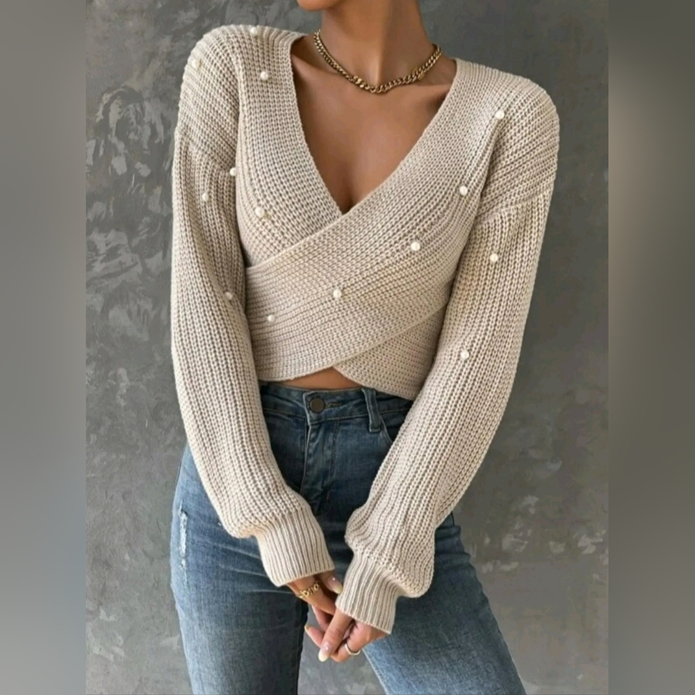 Nwot Neutral beige cropped sweater with pearls size M